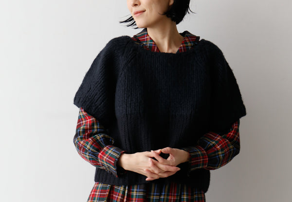 重ねて楽しむ秋のニット