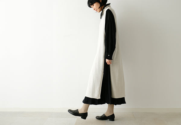 主役にも、脇役にもなるイタリアウールのニット２型