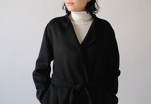 一重仕立てのカシミヤ混コート《エリーズ》