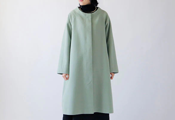 手仕事で仕上げた上質なロングコート《マヌエラ》