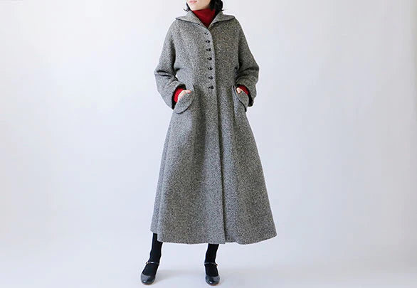 クラシカルなロングコート《ソワレ》