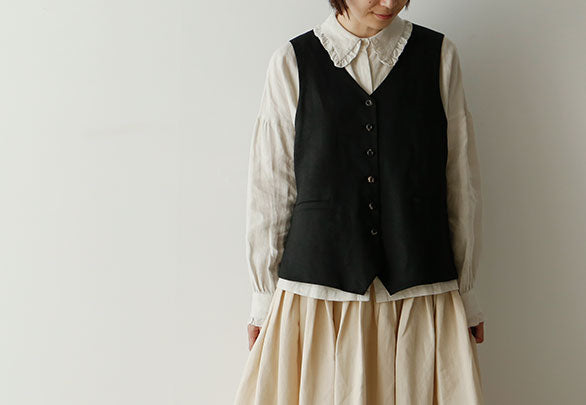 秋服にプラス1枚。　 着こなしのアクセントになるベスト