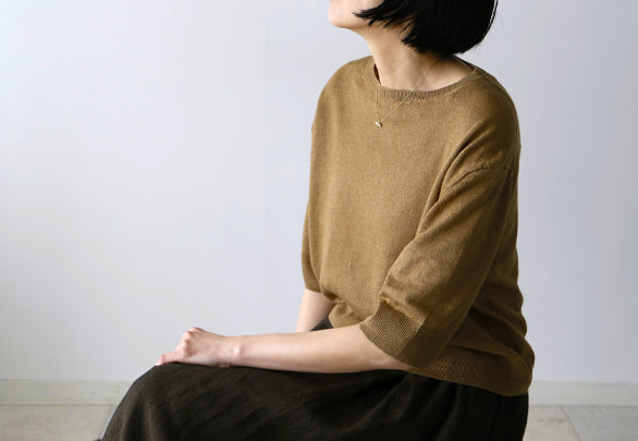 春から初夏にちょうどいい、ミドルスリーブのリネンニット