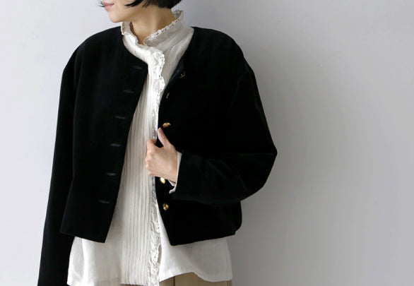 日常を少し特別にする、しなやかな別珍ジャケット