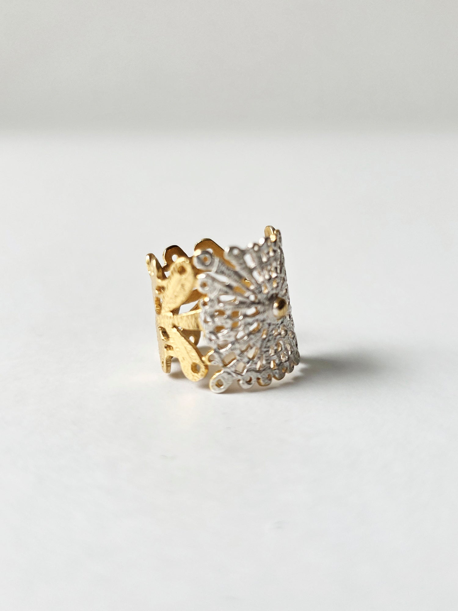 受注商品】OLD TO NEW セシリア(花葉) イヤーカフ — LISETTE