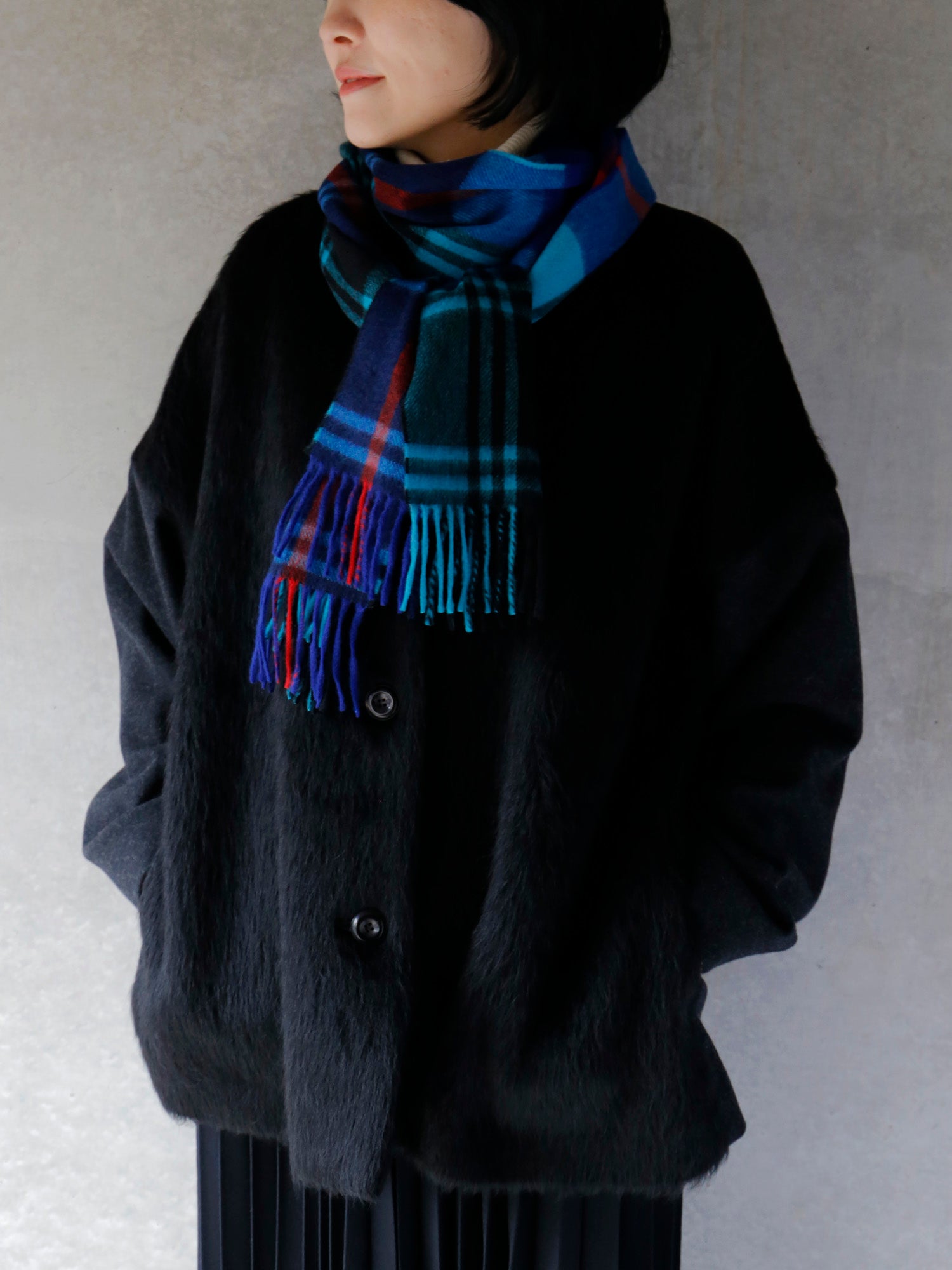 BLUE/BLACK<br>コート：パオラ（身長166cm）
