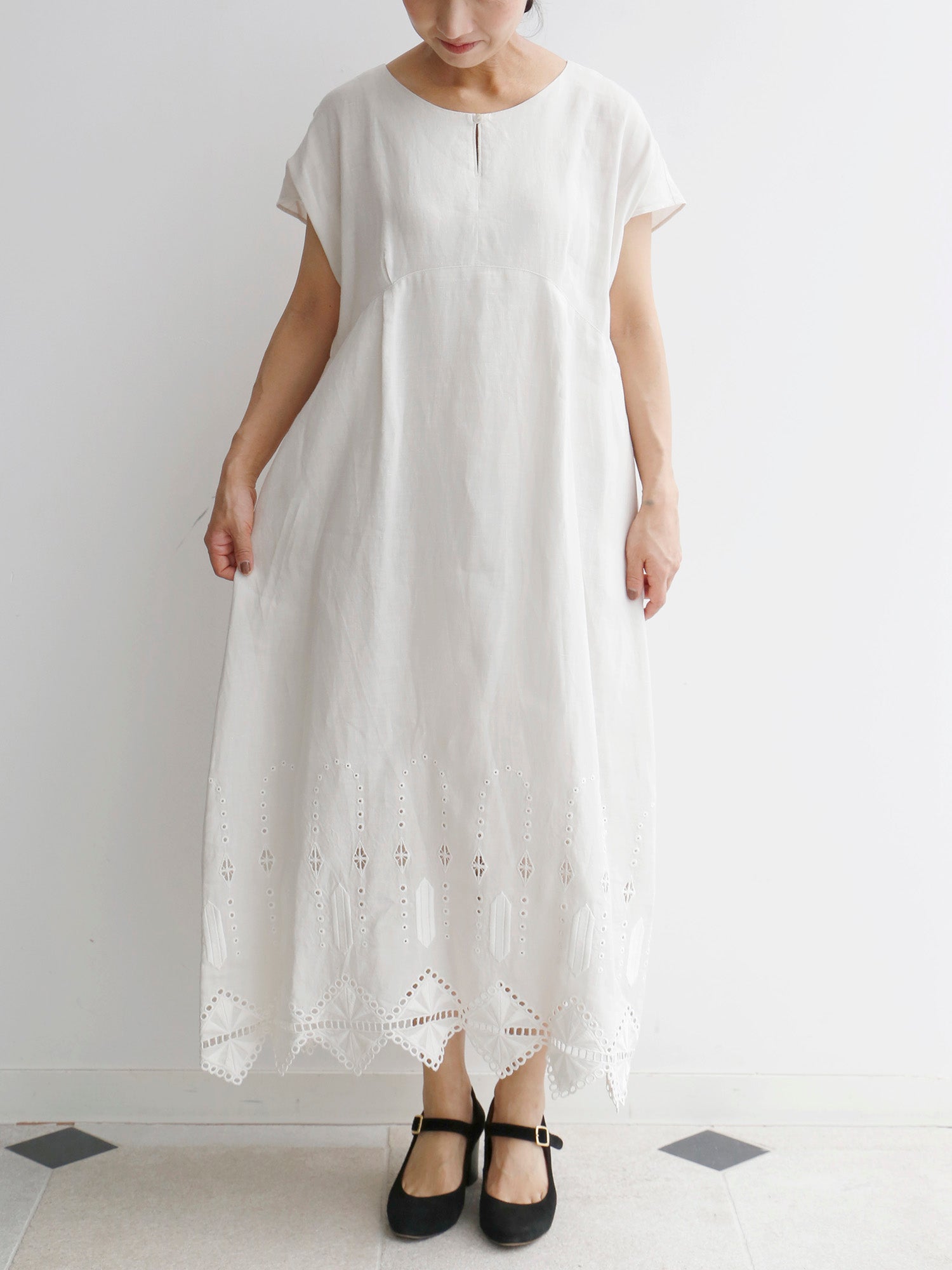 アンティークホワイト36（身長153cm）