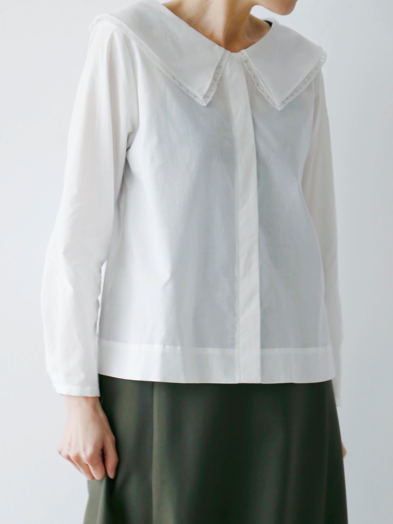 スカート：ジーナ（身長166cm）