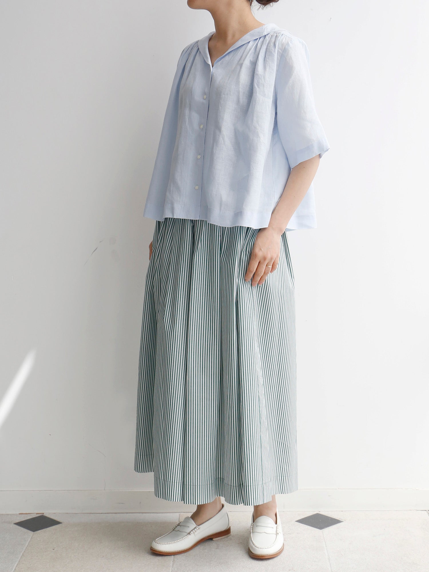 ブラウス：デュプレー（身長160cm）