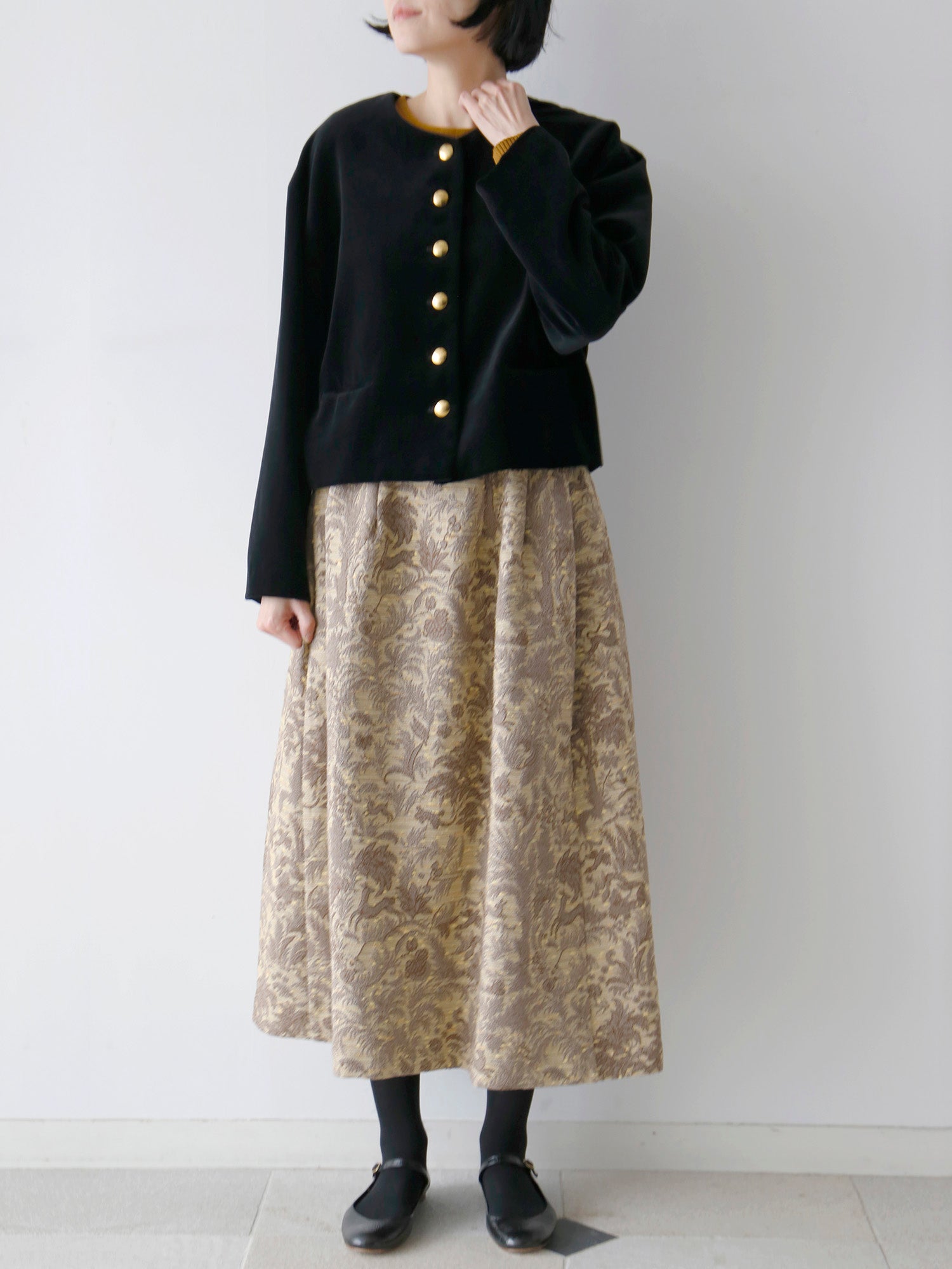 ニット：シシリア、ジャケット：オデット（10/31ご紹介予定）