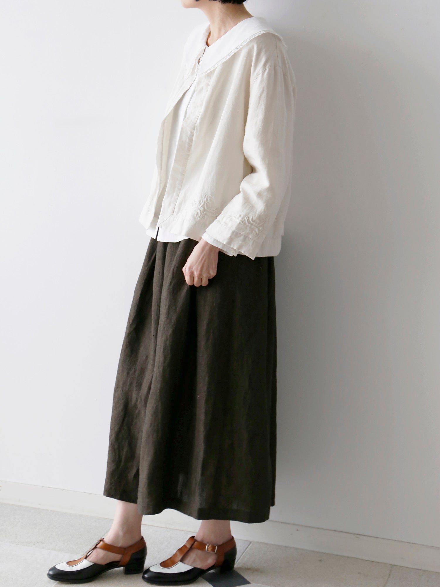 ジャケット：ベス<br>スカート：シエール（身長166cm）