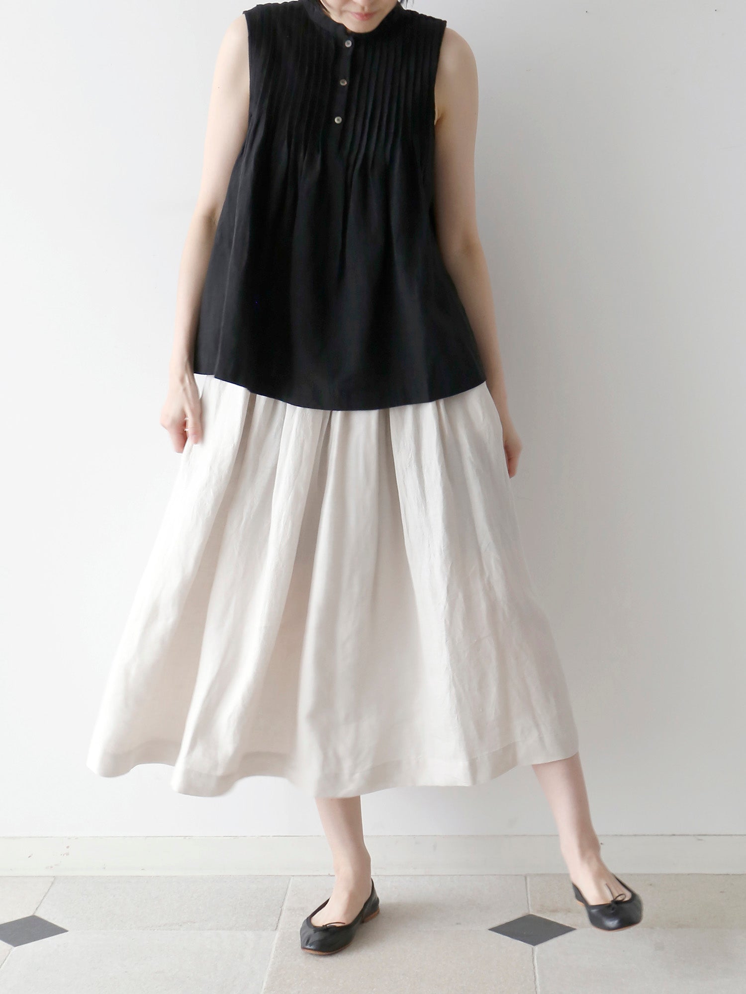 ブラウス：フィン（身長166cm）