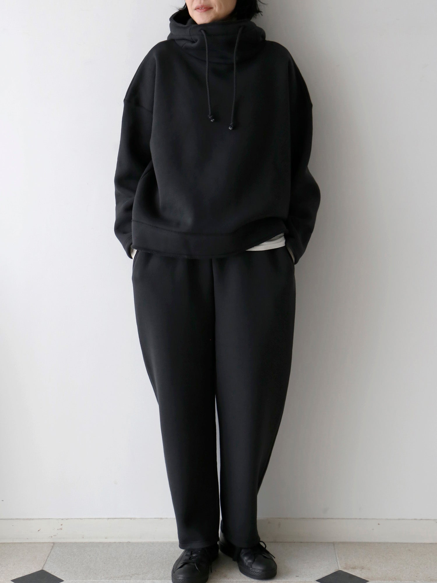 パーカー：ベン、パンツ：ルーク（身長166cm）