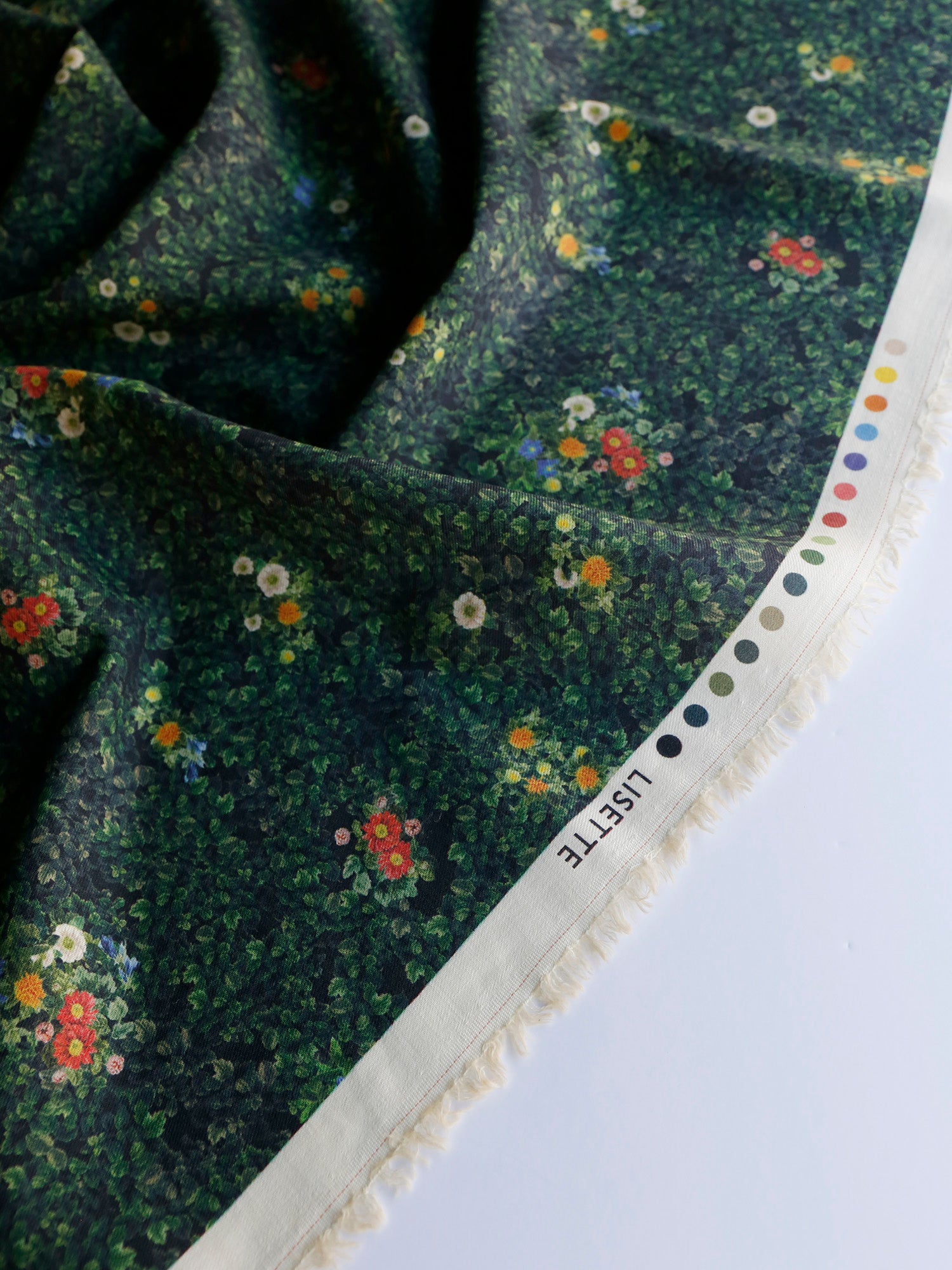 フラワーフォレスト w142cm 81%cotton 19%wool