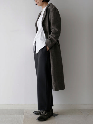 ブラウス：ドニーズ、コート：アレクサンドル（身長166cm）