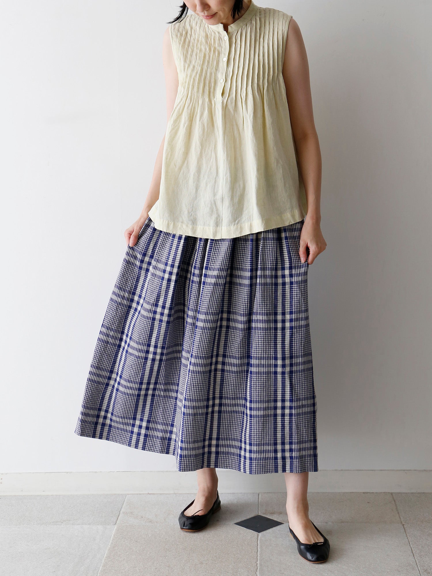 ブラウス：フィン