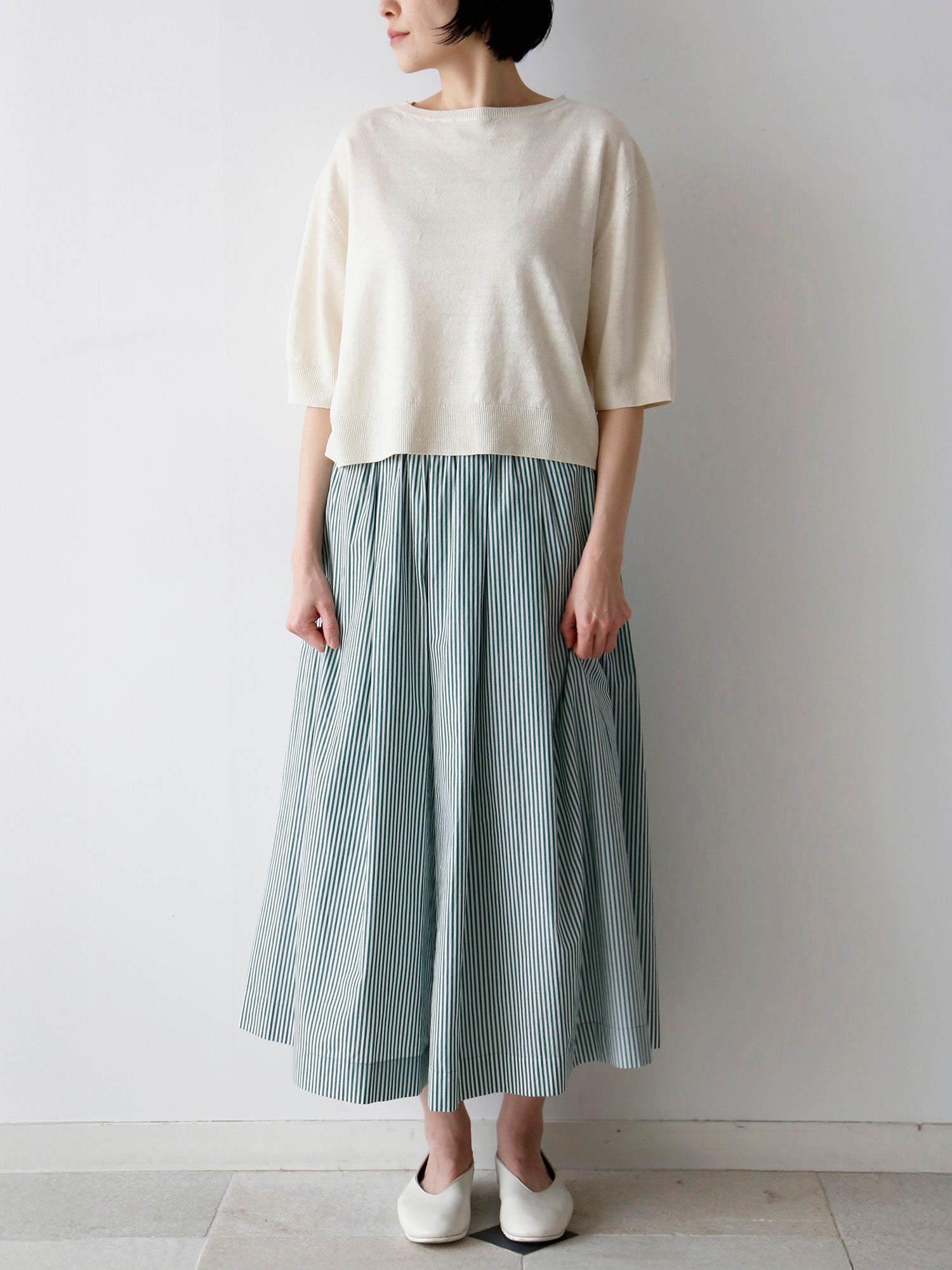 ニット：ネア（3月上～中旬お届け予定）（身長166cm）