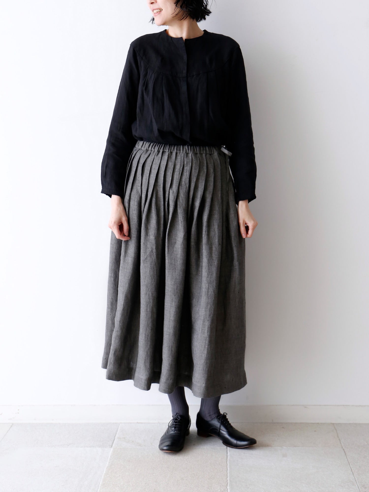 ブラウス：アプト<br>靴下：ショーセット・ココ（身長166cm）