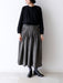 ブラウス：アプト<br>靴下：ショーセット・ココ（身長166cm）