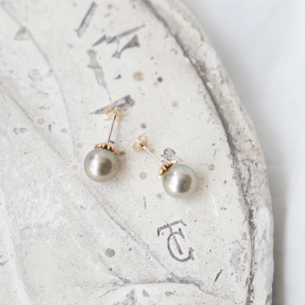 MAISON RUBUS メゾンルーバス ムーンライトピアス MAISON RUBUS.×LISETTE ヴィンテージパールピアス/南洋パールGRAY/10KYG