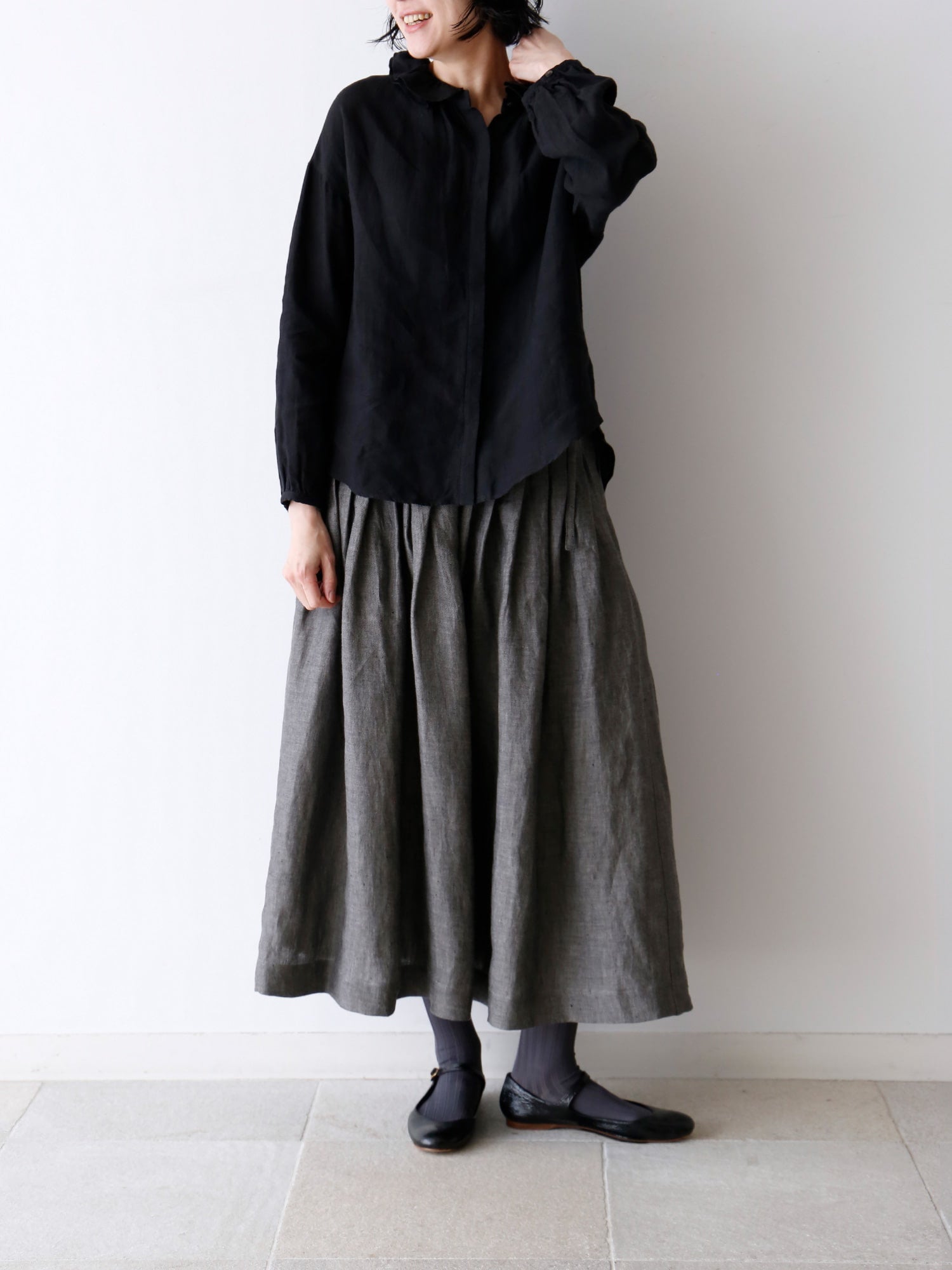 ブラウス：レイチェル<br>靴下：ショーセット・ココ（身長166cm）