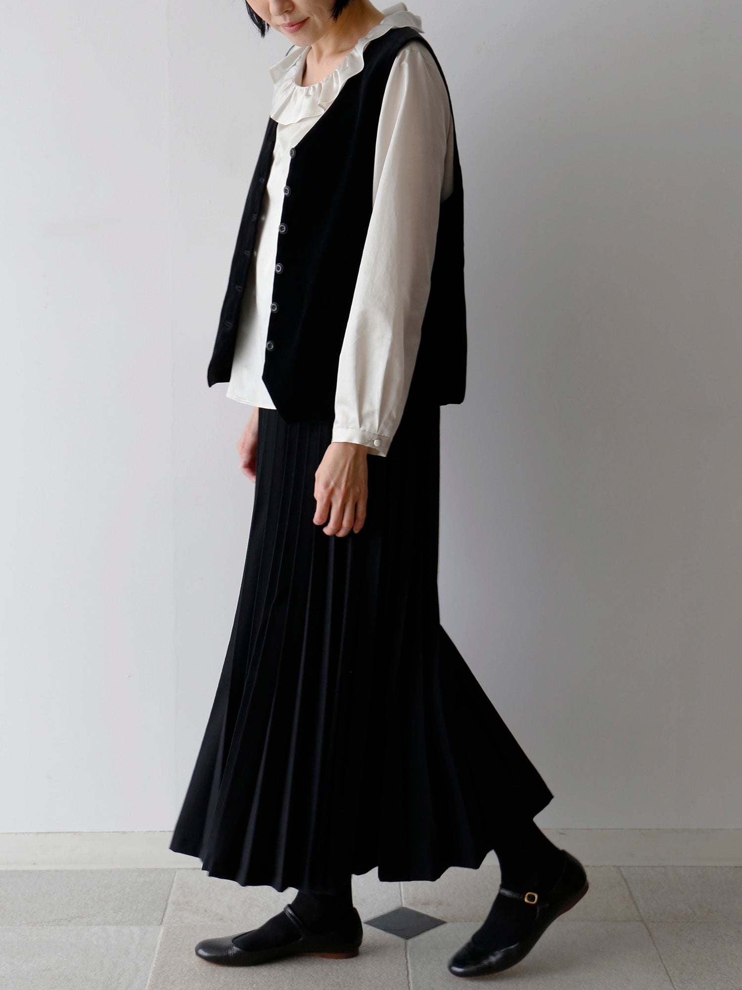 ブラウス：ナタリア（11月下旬ご紹介予定）、スカート：アンナリーナ（身長166cm