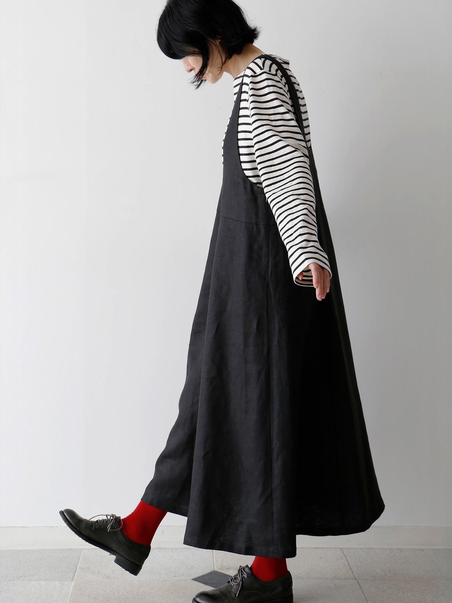 リゼッタ　リリアーヌ　ロアゾ×ノアール・シャルボン　38サイズ 凛とした存在感のボックスプリーツスカート — LISETTE