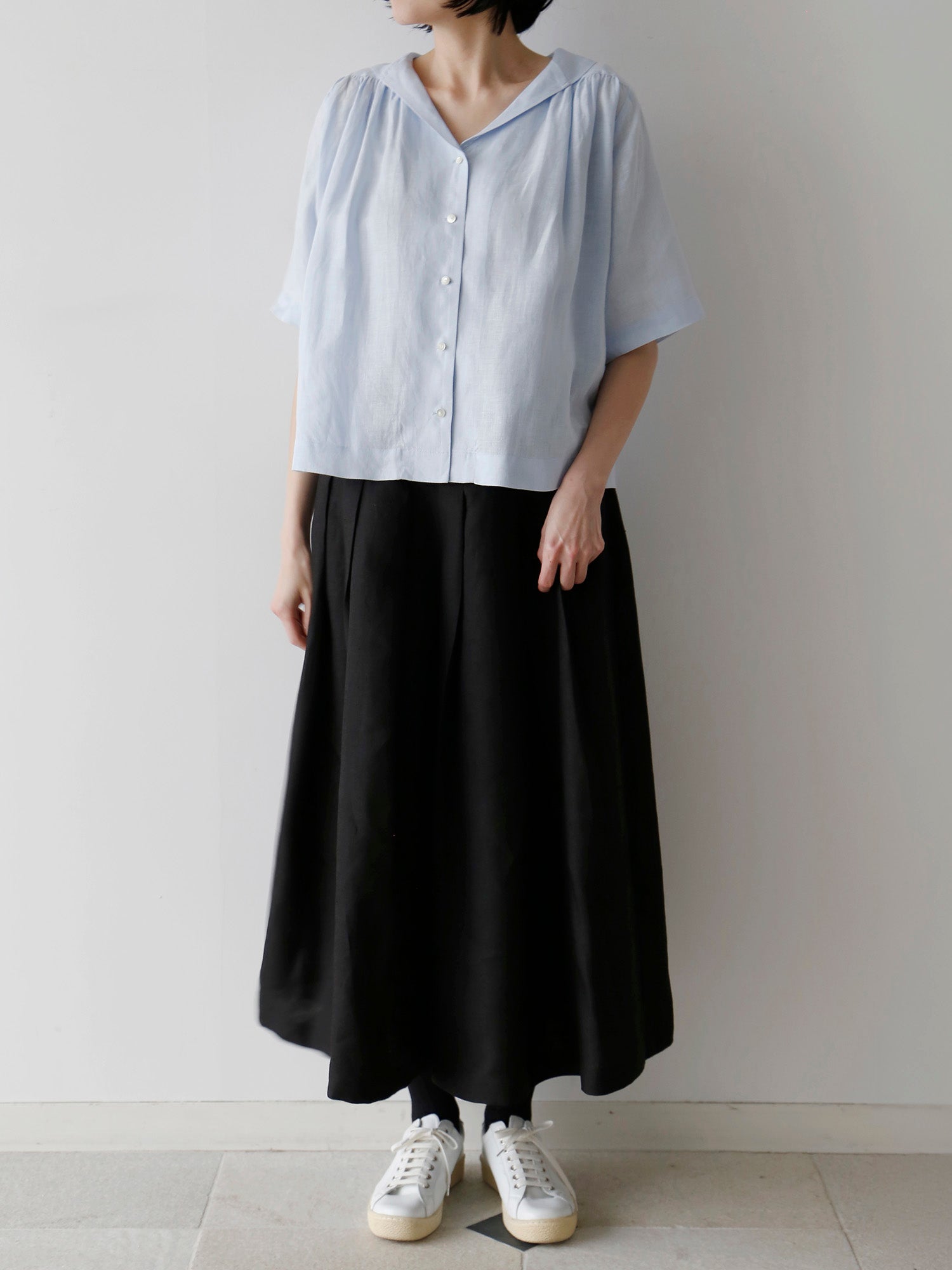 ブラウス：デュプレー（身長166cm）