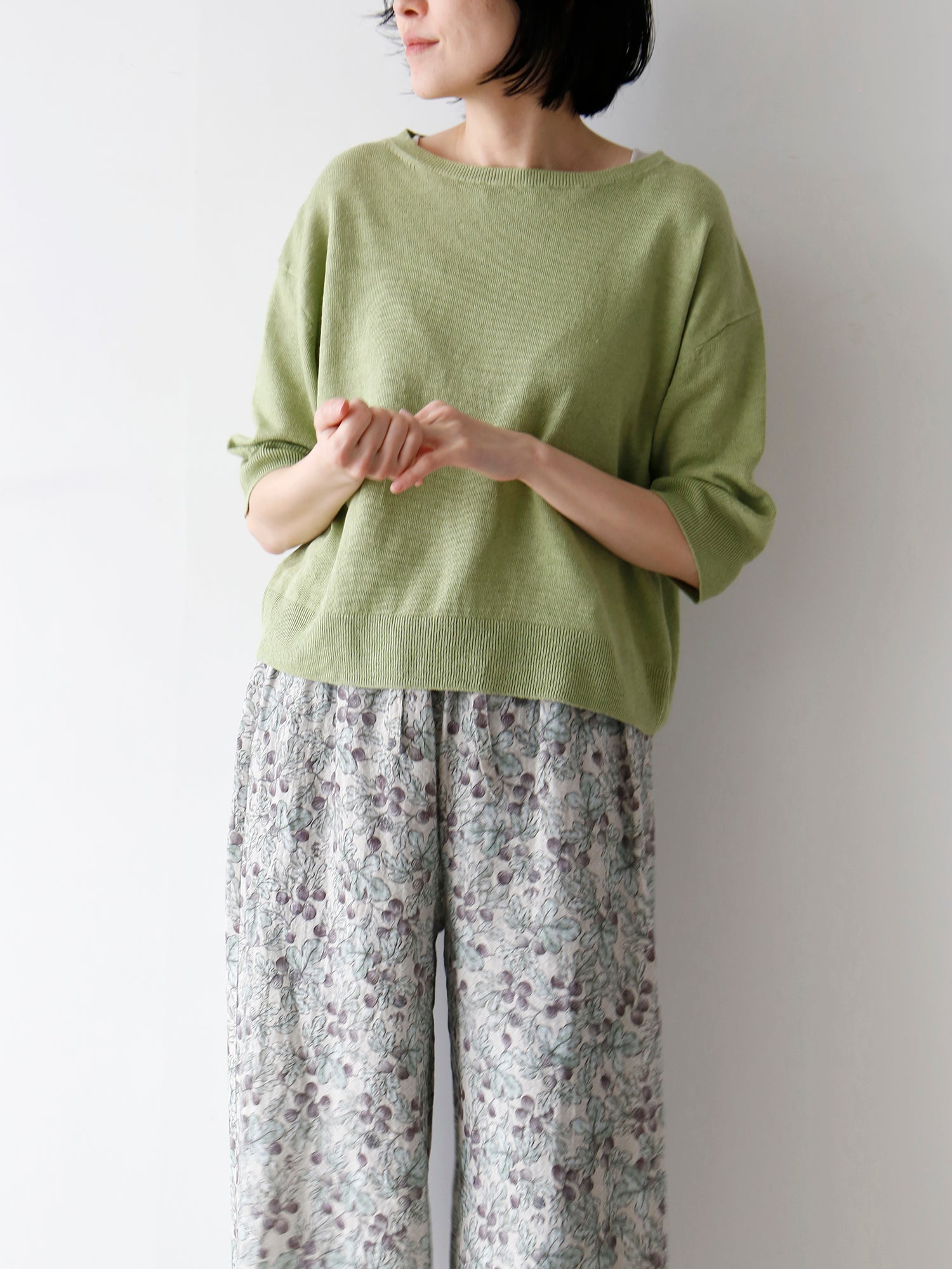 ヴェール（身長166cm）<br>パンツ：ロバン