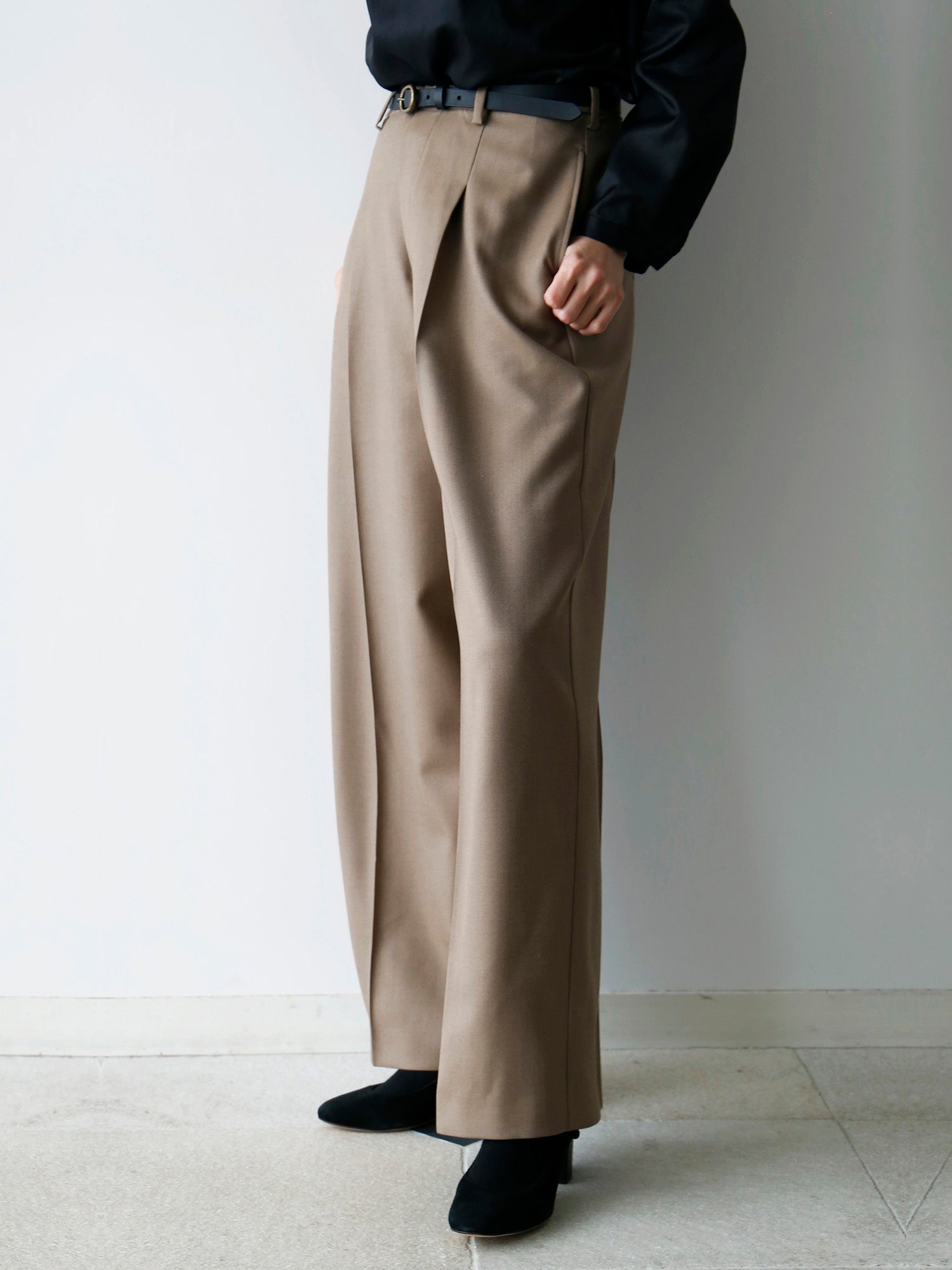 ベージュ38（身長166cm）