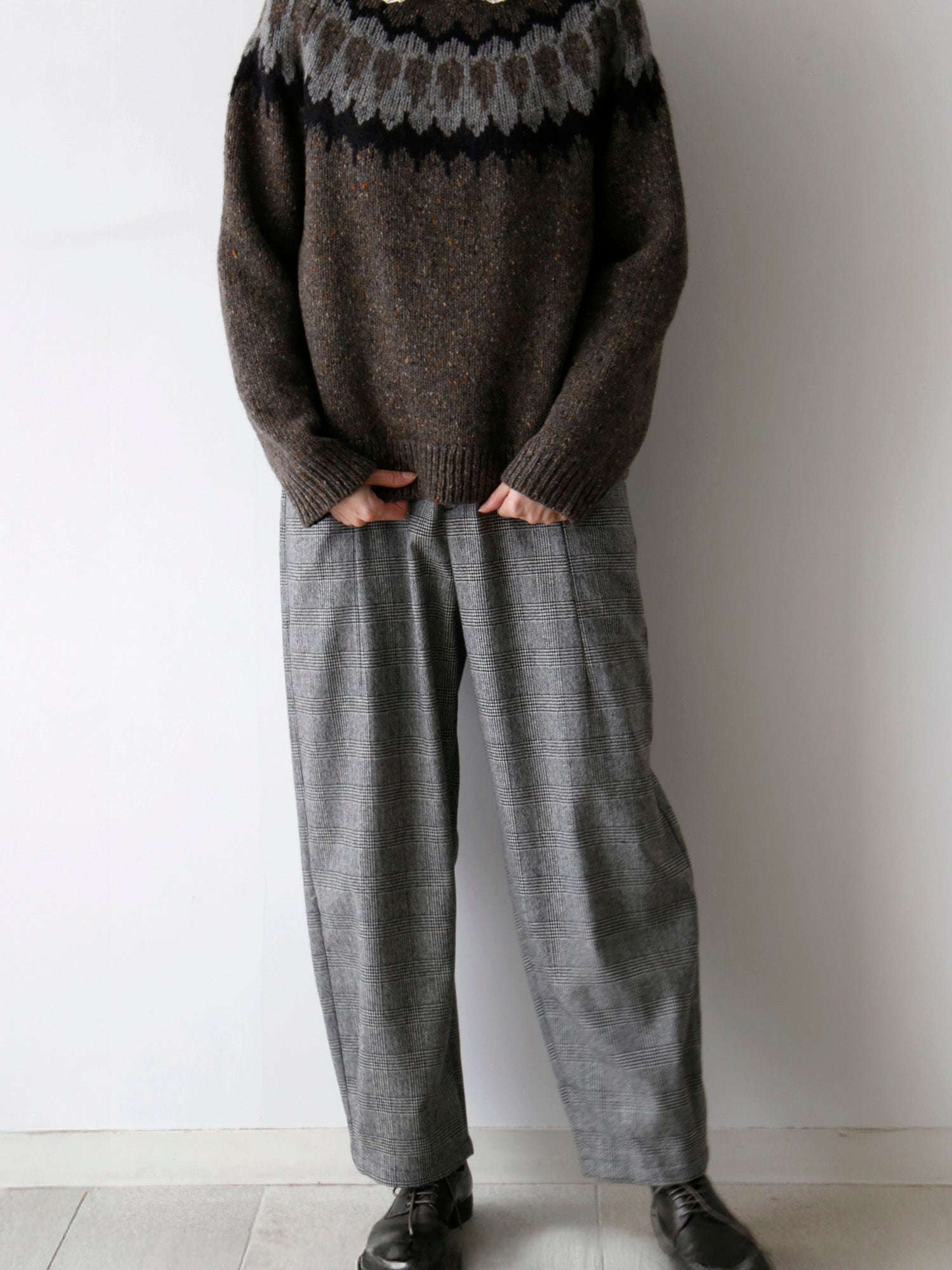 セーター：サイモン