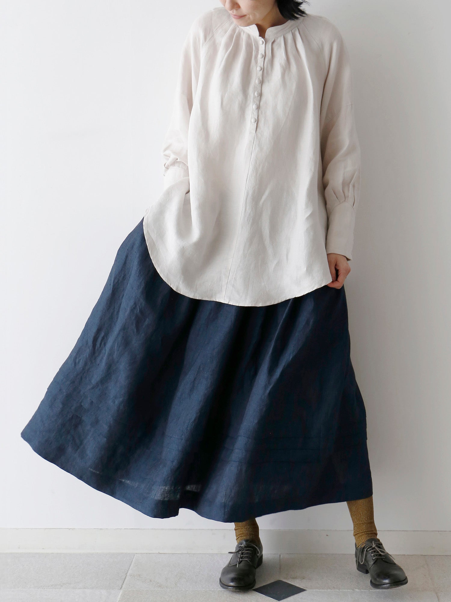 ブラウス：アデル