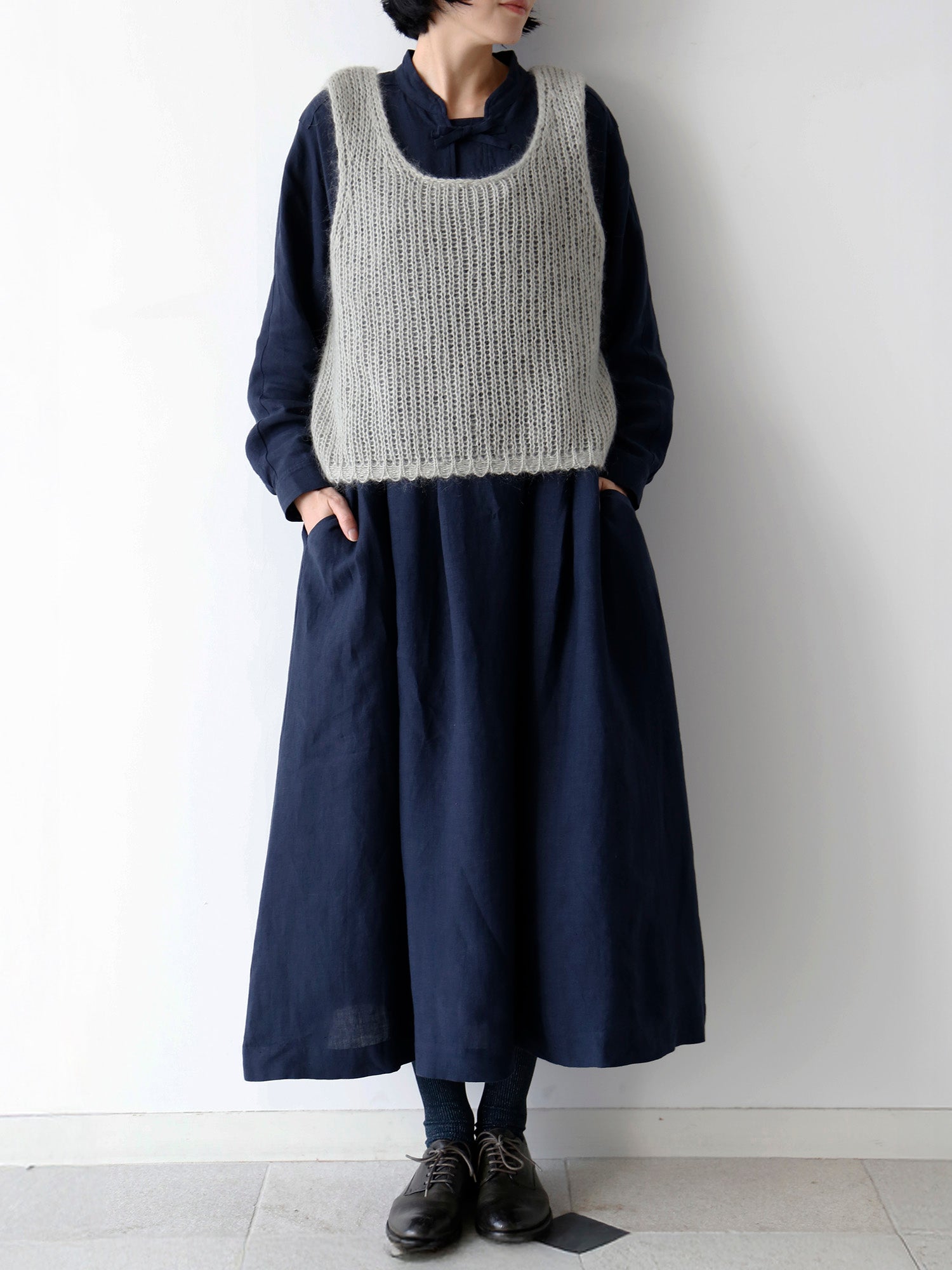 ニット：ミュー<br>靴下：ショーセット・ジュジュ