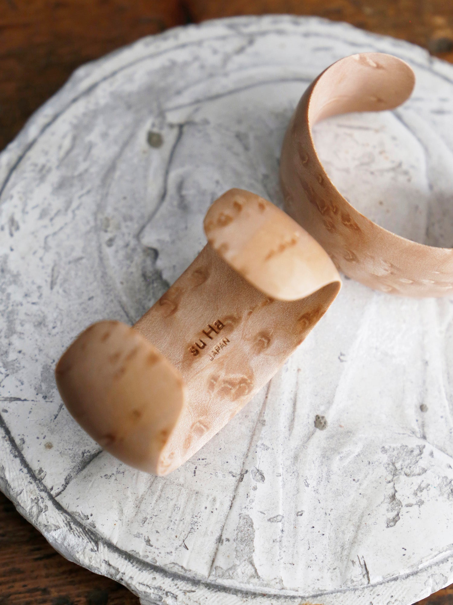 su Ha  “Belt cuff” ウッドブレスレット