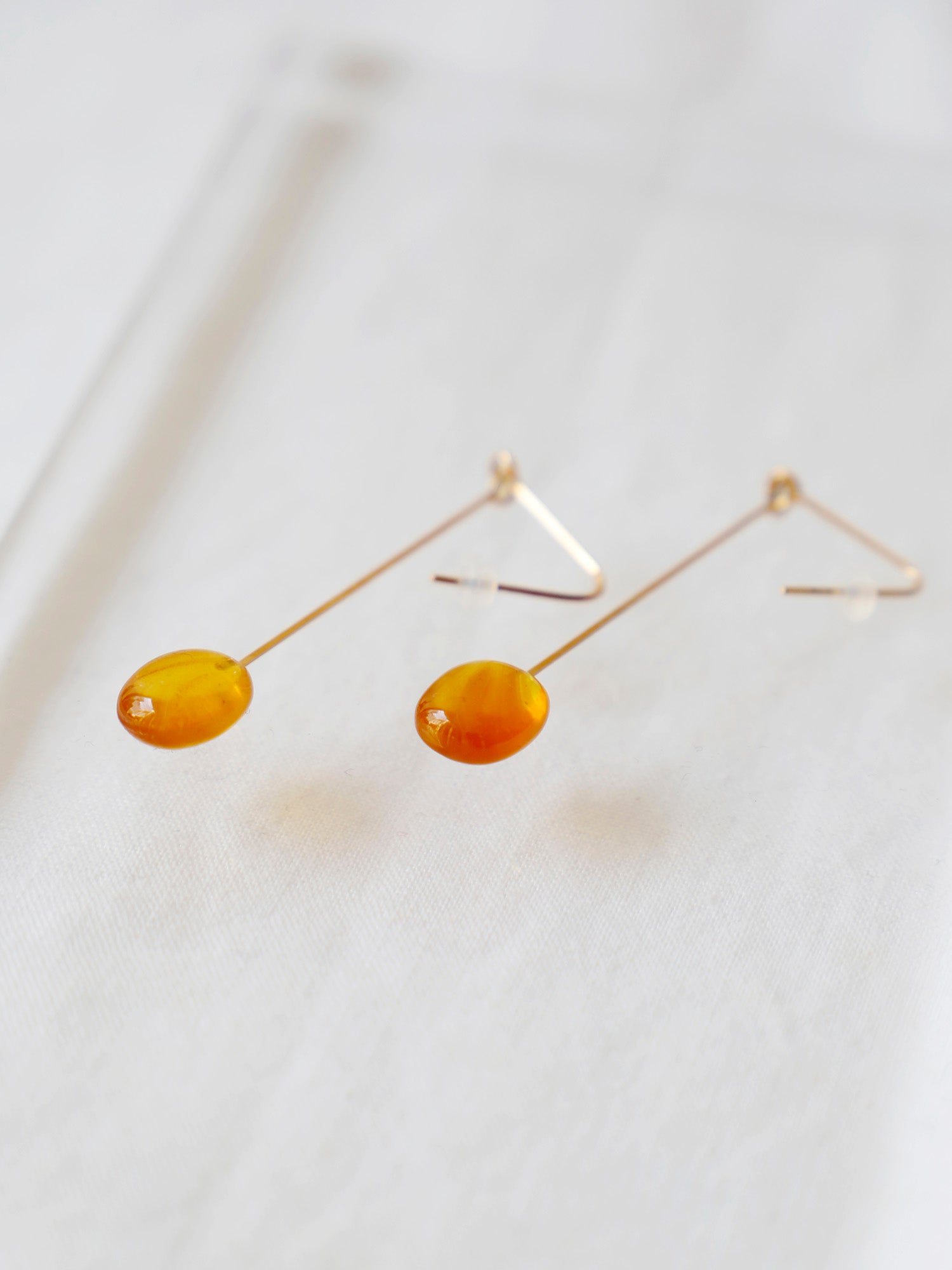 su Ha  “UNKEI” 琥珀のピアス