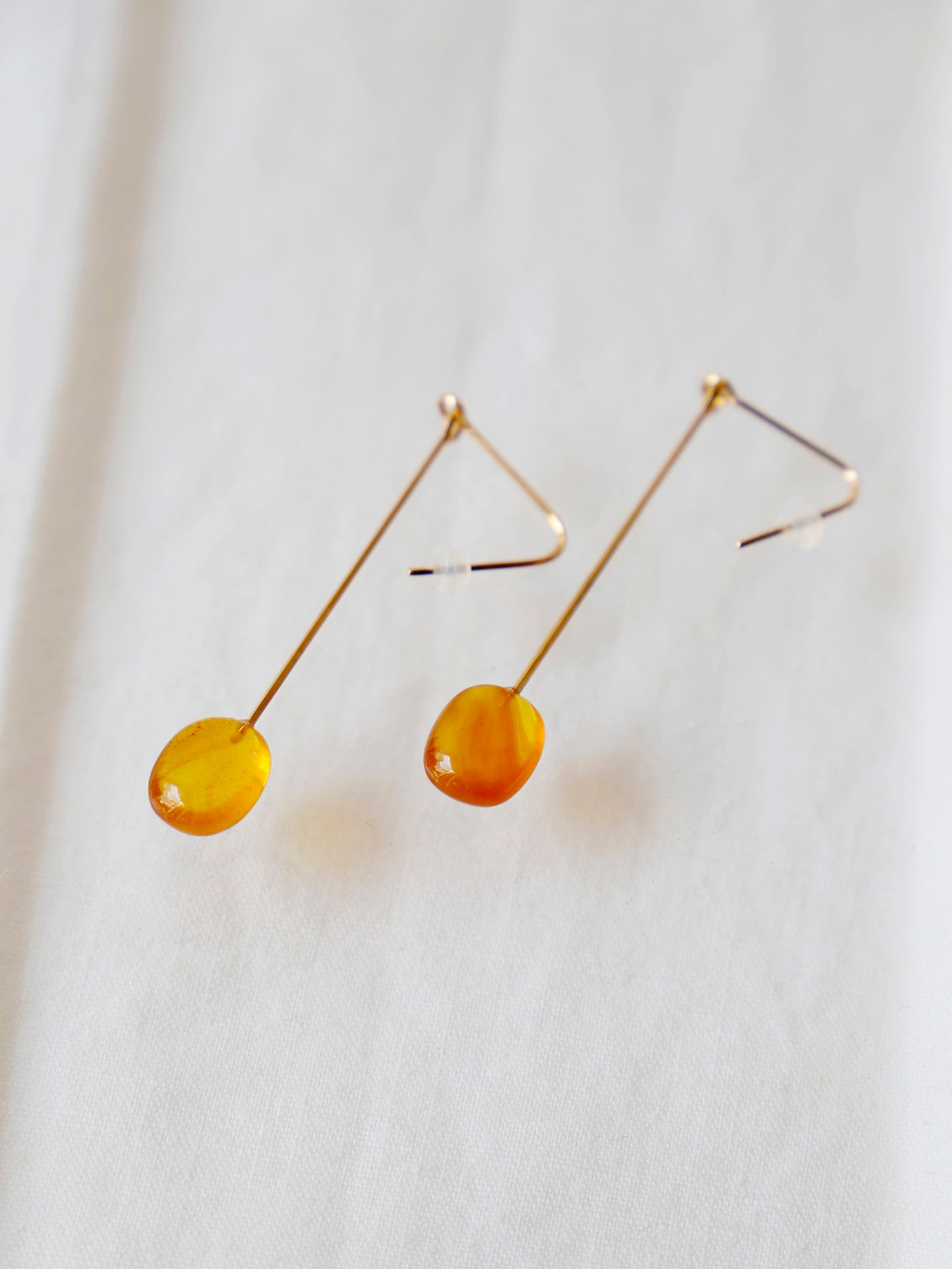 su Ha  “UNKEI” 琥珀のピアス