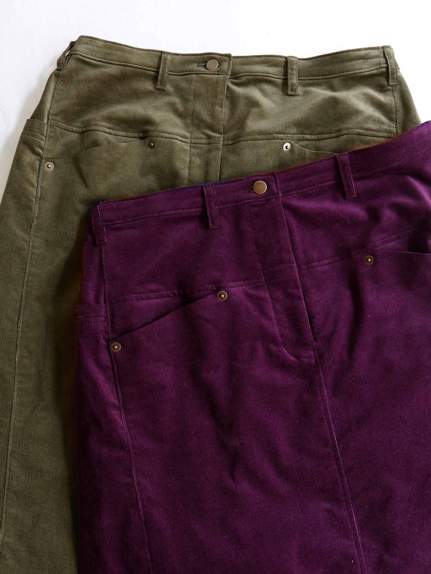 左：カキ　右：プラム