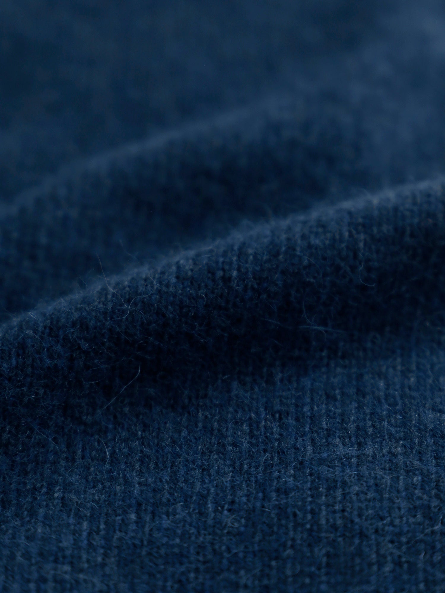 ポンパドール（青）