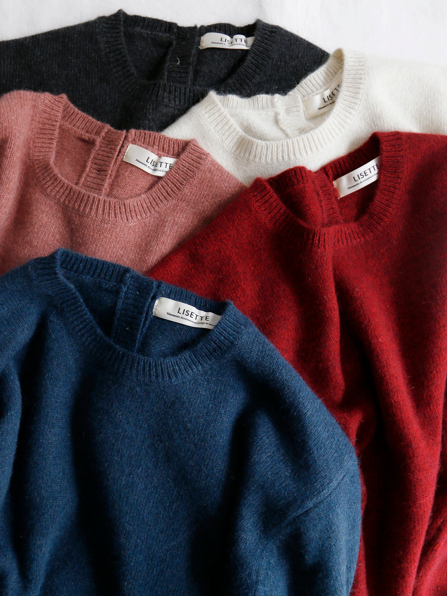 上から、ノアール・シャルボン、ブランネージュ、ルージュ・オークル、ルージュ、ポンパドール