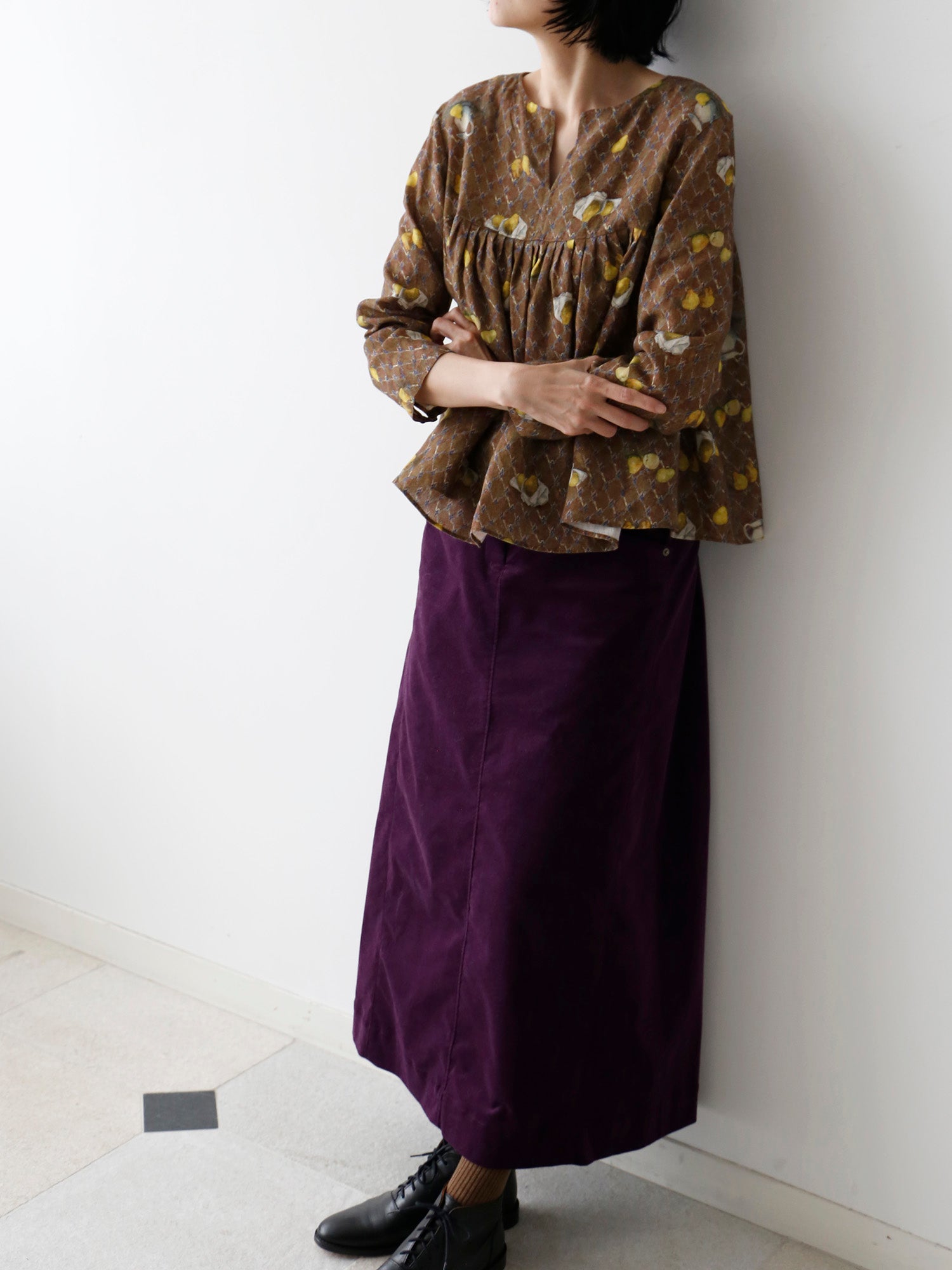 ブラウス：エミリン / レ・ポワール