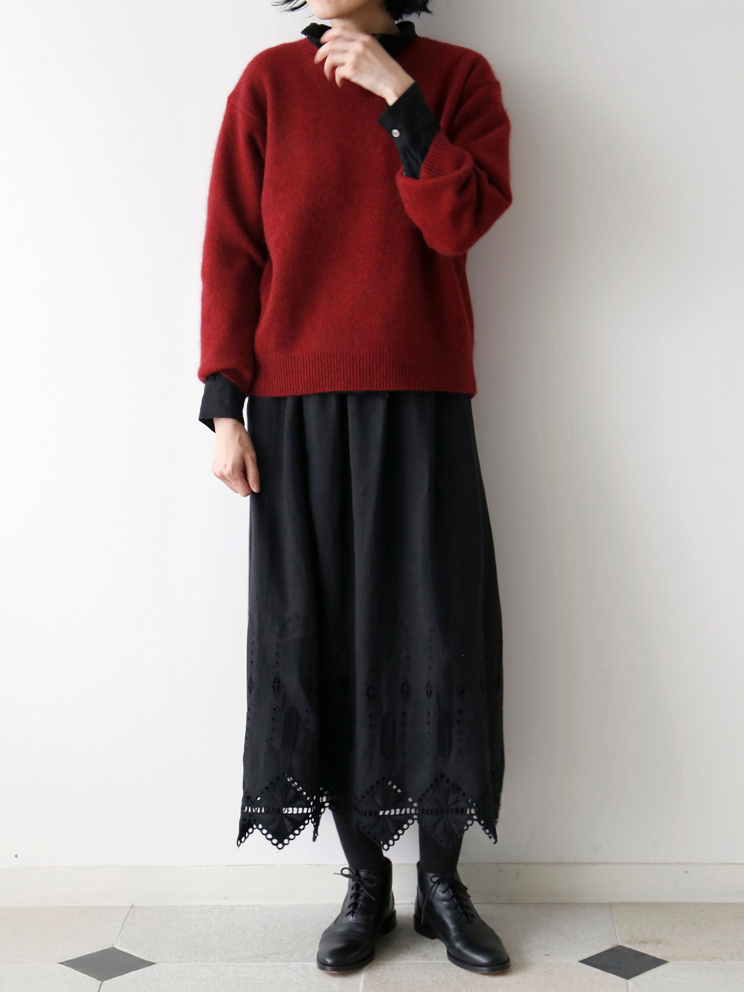 ブラウス：エロイーズ、スカート：ロシェル・ロン No.16