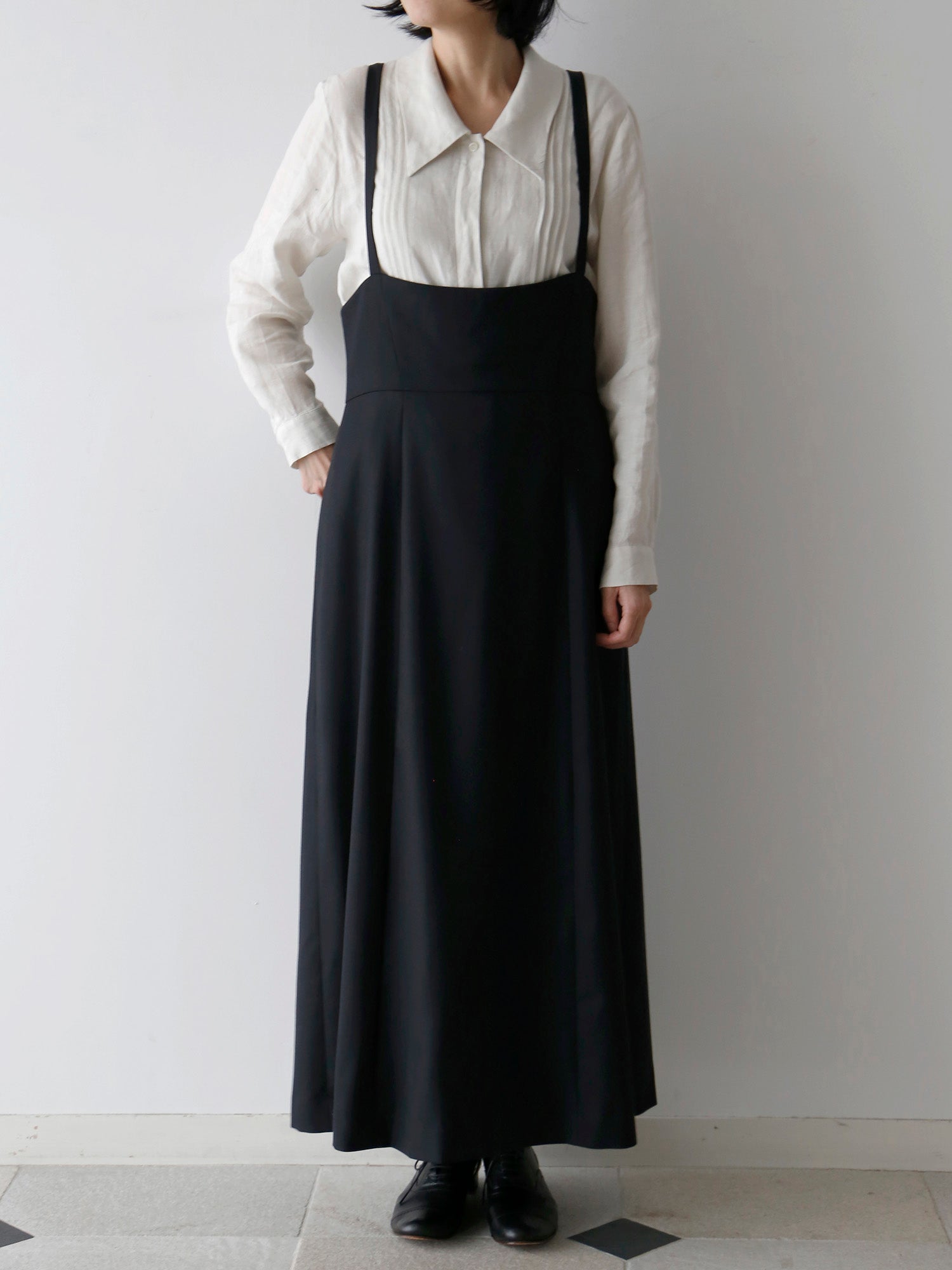 ノアール38（身長166cm）<br>ブラウス：ウラリー