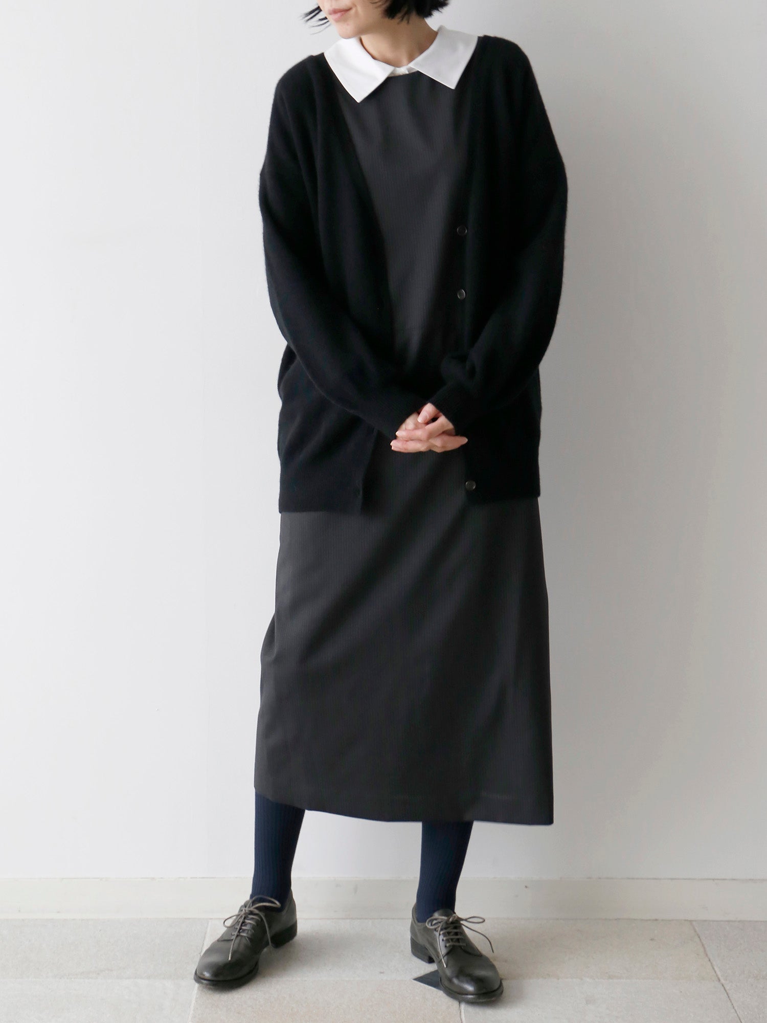 ブラウス：エルザ<br>ジャンパースカート：ビアトリス / ストライプ