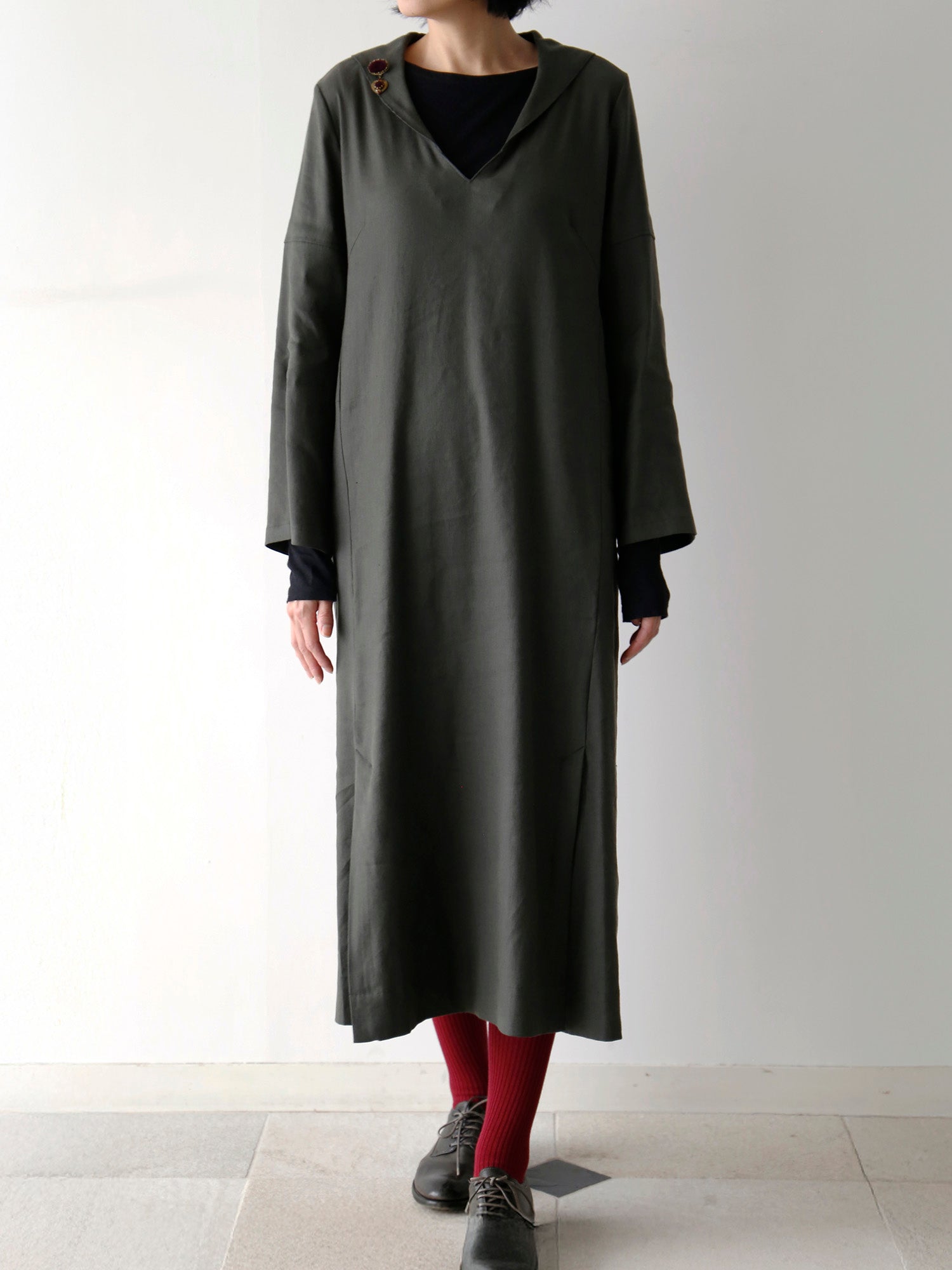 カットソー：HÉRNI No.30 ロングスリーブ<br>靴下：ショーセット・ロン2<br>ブローチ：私物