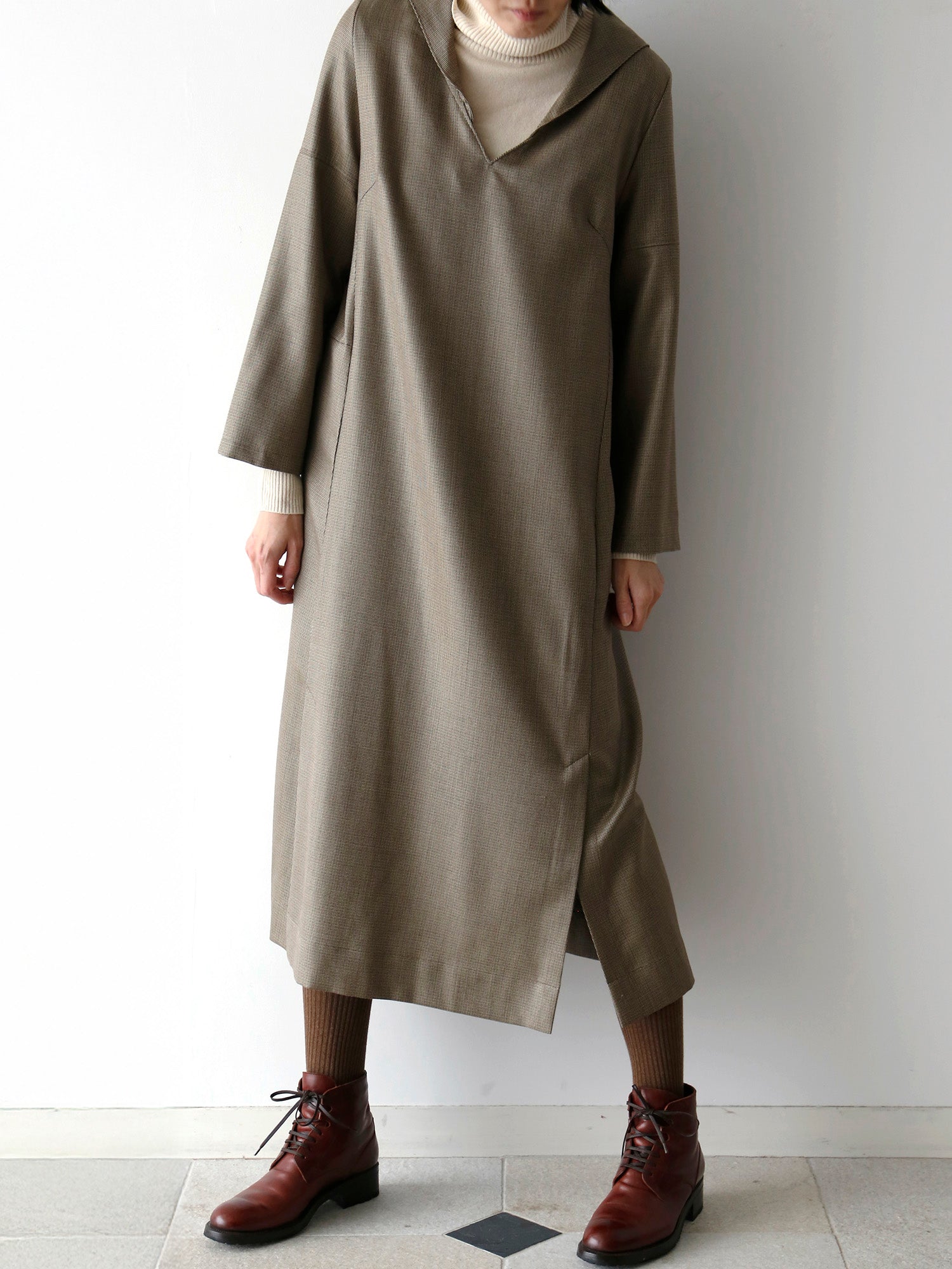 ニット：コルルール・トリコ<br>靴下：ショーセット・ロン2