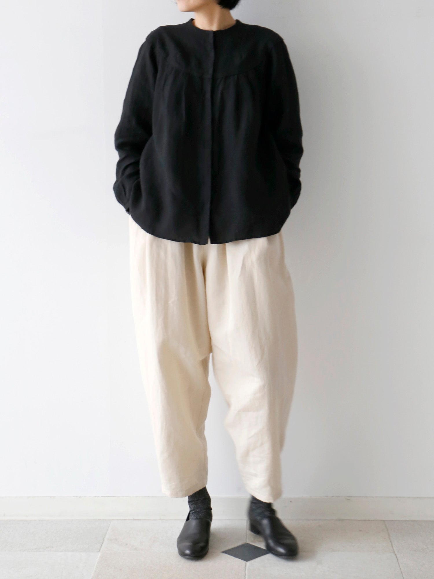 ブラウス：アプト（身長166cm）