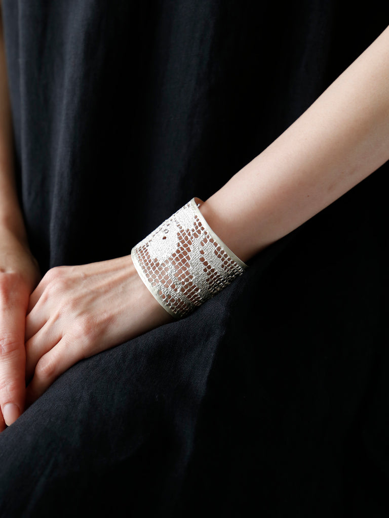 MAISON RUBUS. リコレクションレース バングル (LL) — LISETTE