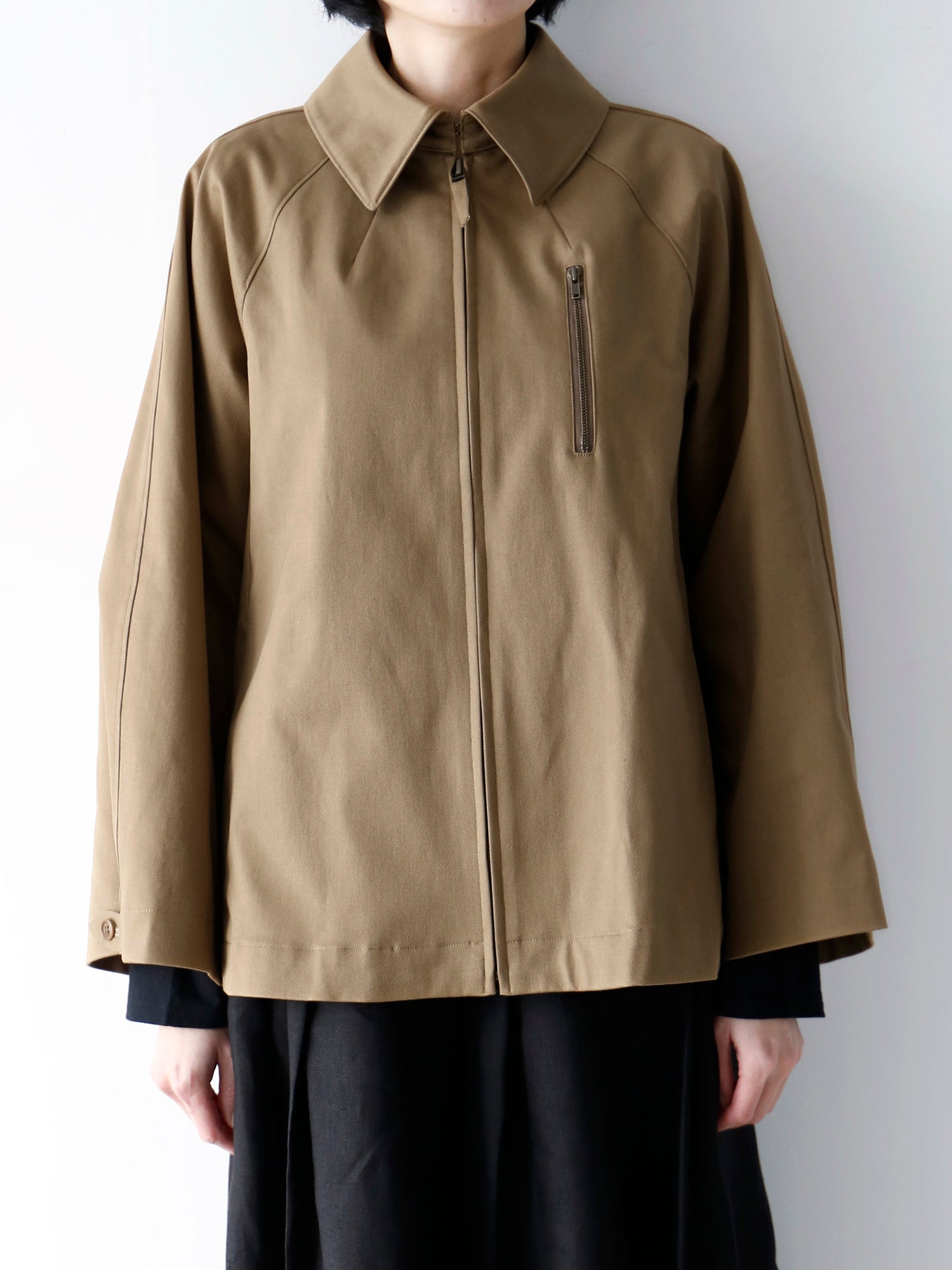 サンドベージュ（身長166cm）