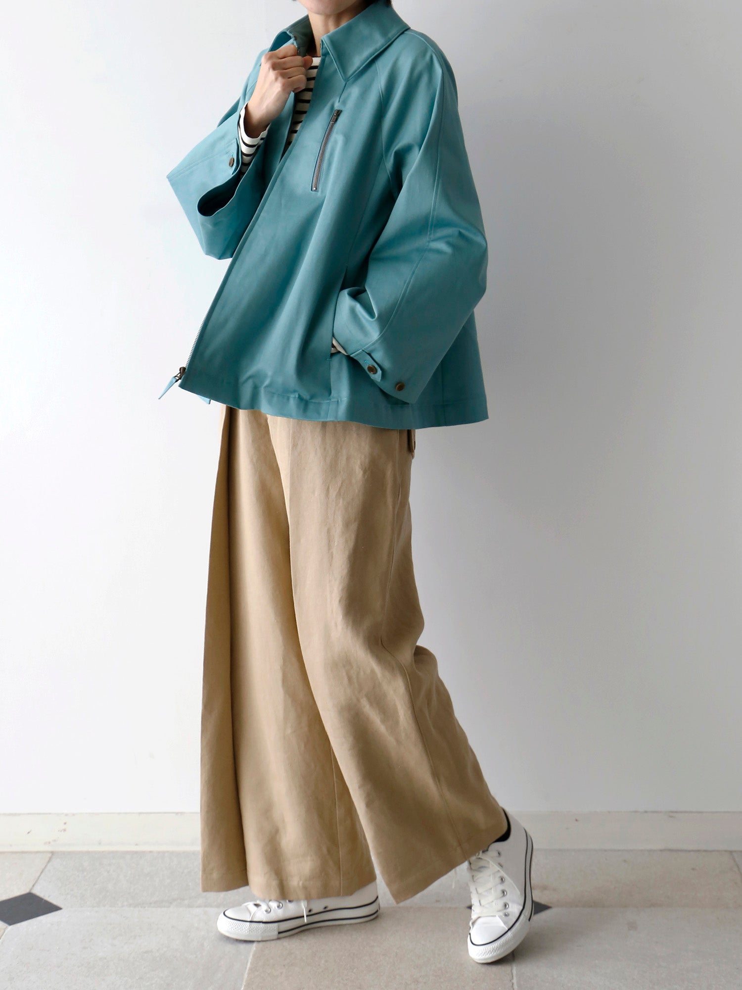 カットソー：ジーン<br>パンツ：コリー（身長166cm）