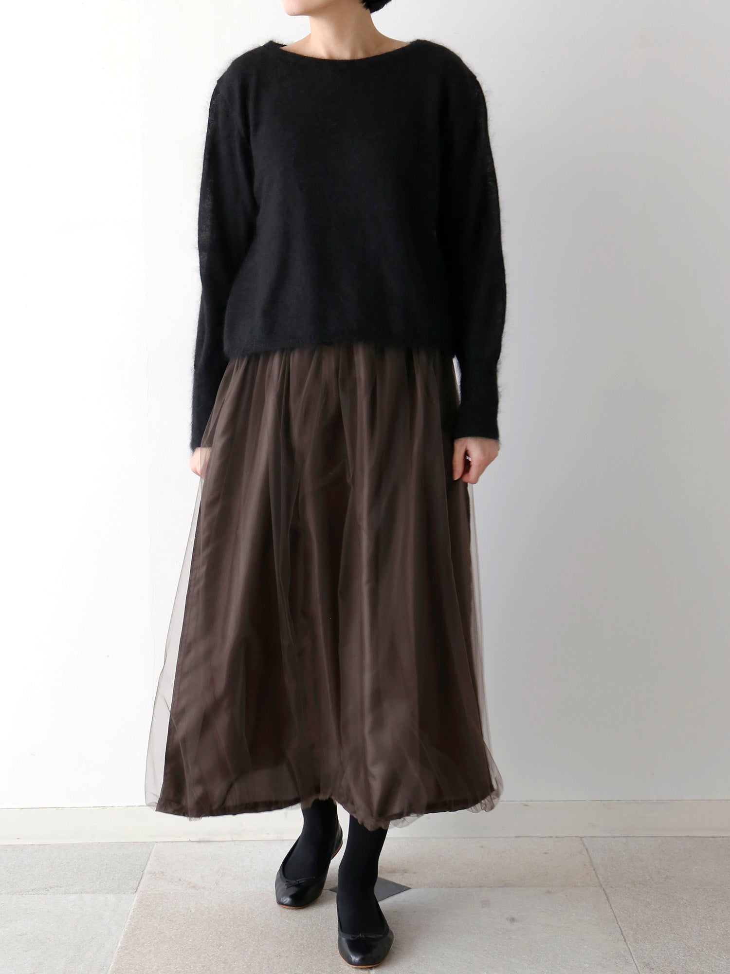 カットソー：HÉRNI No.30 ロングスリーブ<br>スカート：ノエリア（身長166cm）